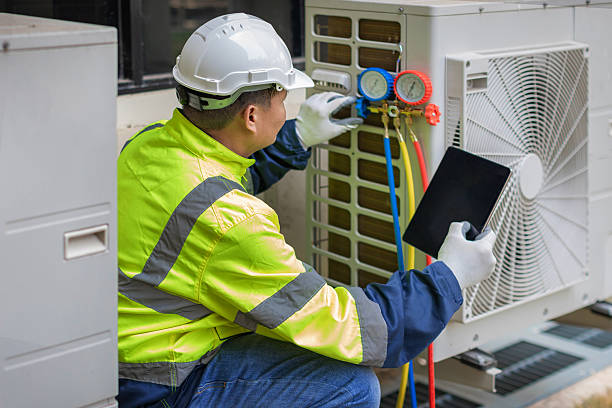 Professional Hvac technician working in Bunnell, FL